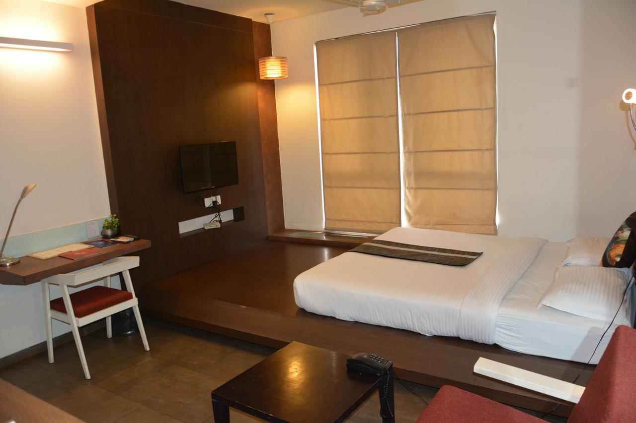 Hotel K Tree - A Boutique Hotel Колхапур Екстериор снимка
